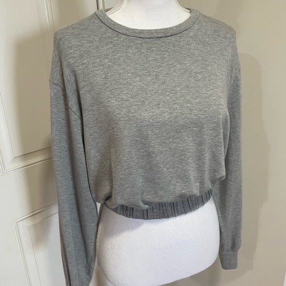 Commando Modern Lounge Crop - Picture 2 of 11